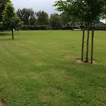 Schoenes Ferienhaus Mit Viel Privatsphaere In Einem Ruhigen Ferienpark